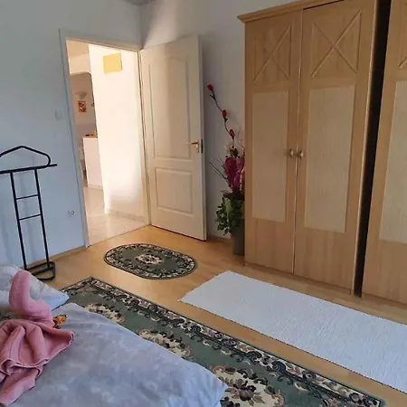 In 43404 Apartment *