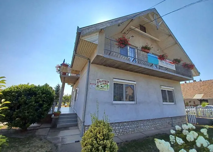 In 43404 アパート *